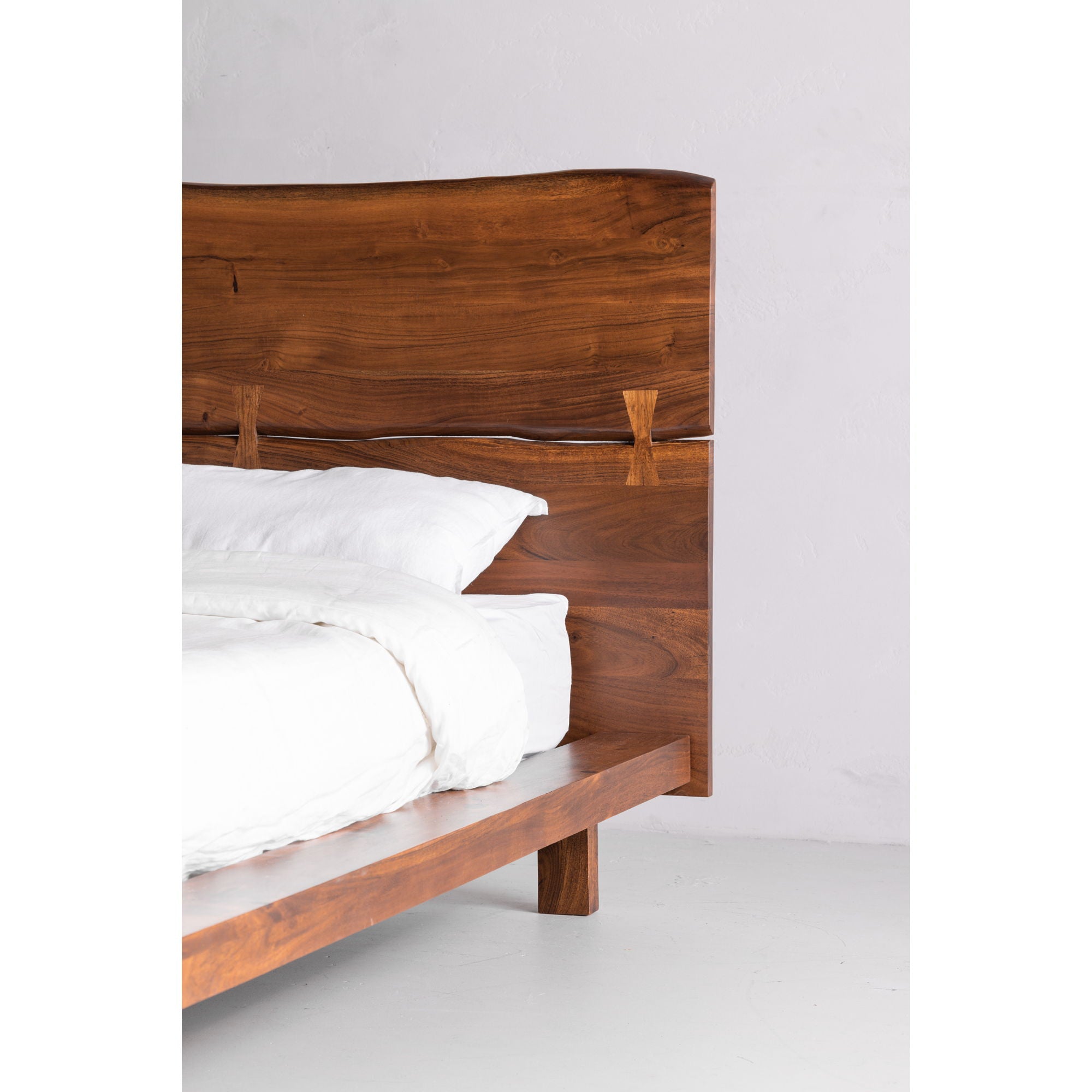 Madagascar - Queen Platform Bed - Light Brown
