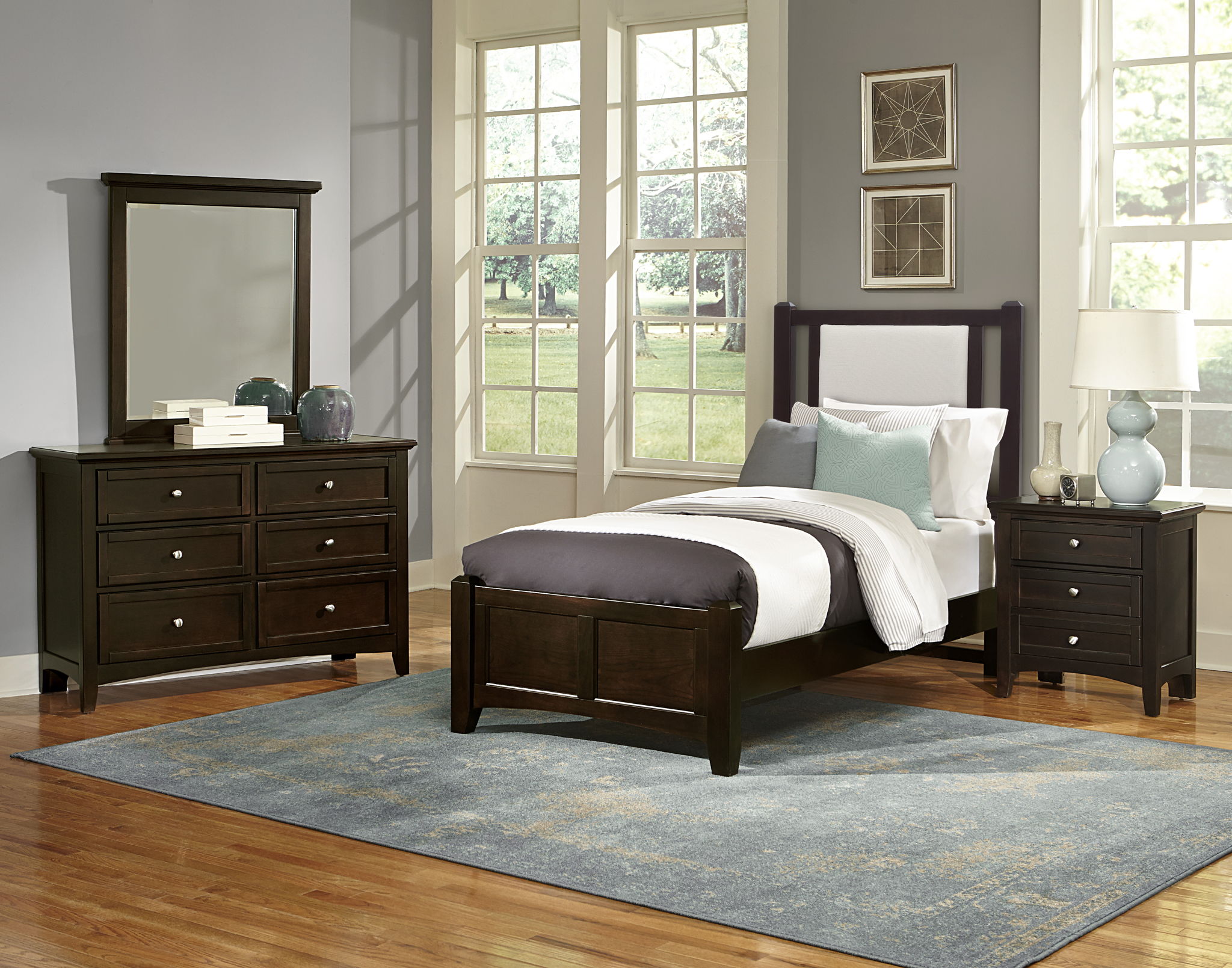 Bonanza - Pebble Gray Upholstered Bed With Mansion Footboard