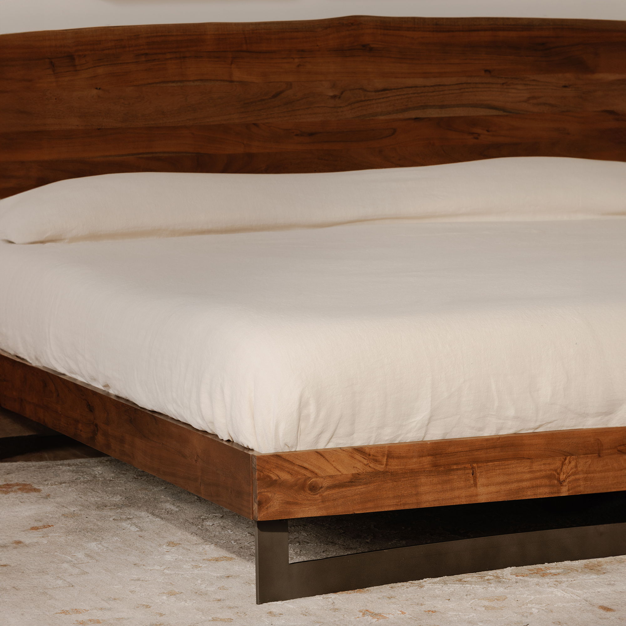 Bent - Queen Size Bed - Smoked