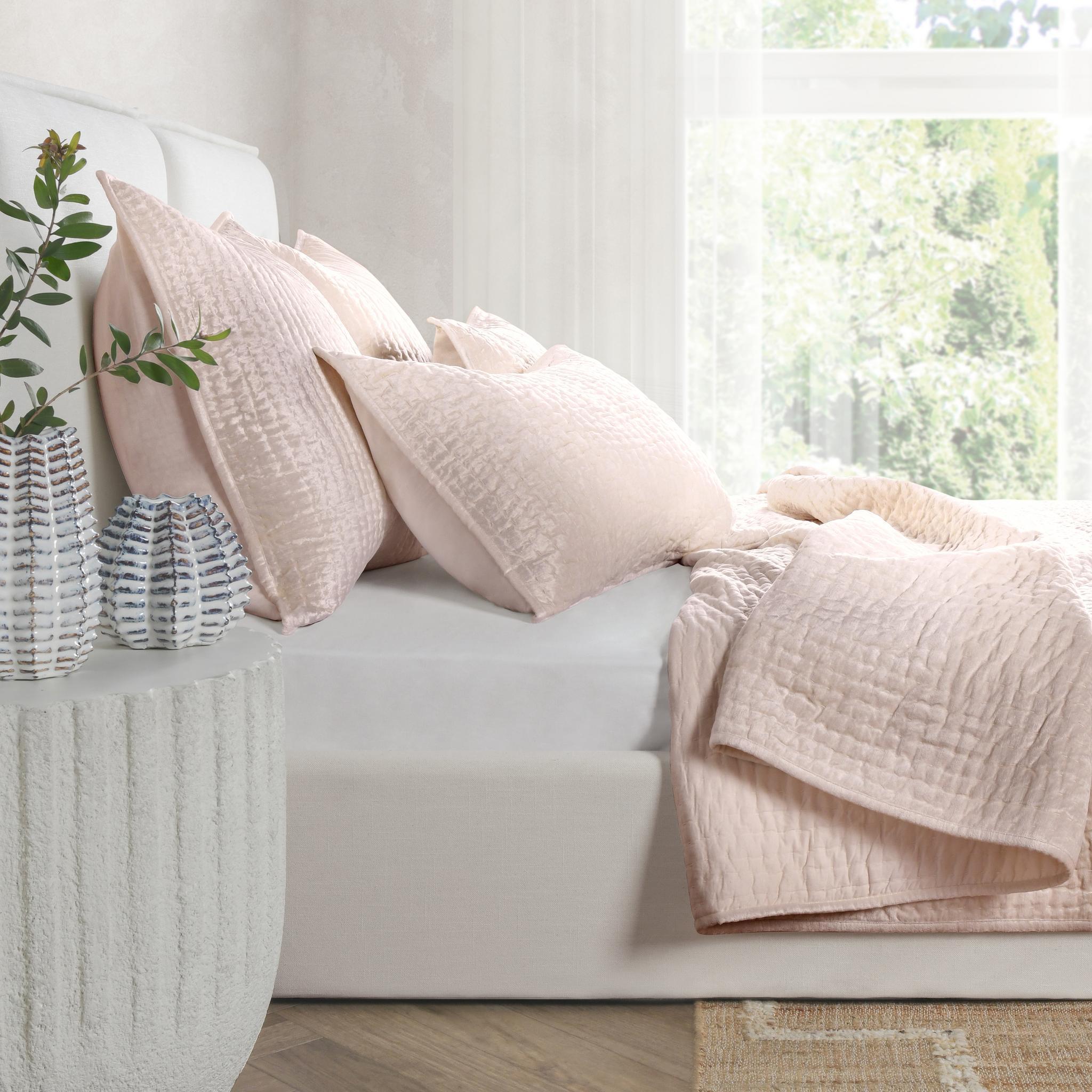 Bari - Velvet Quilt