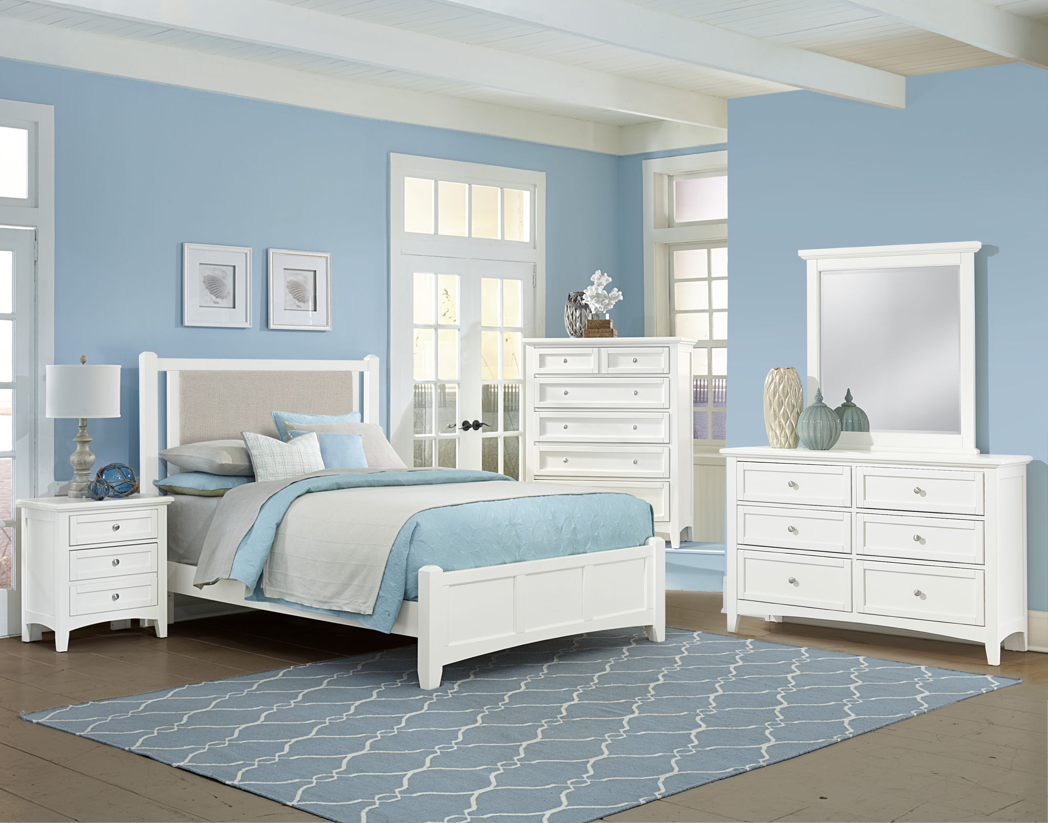 Bonanza - Pebble Gray Upholstered Bed With Mansion Footboard