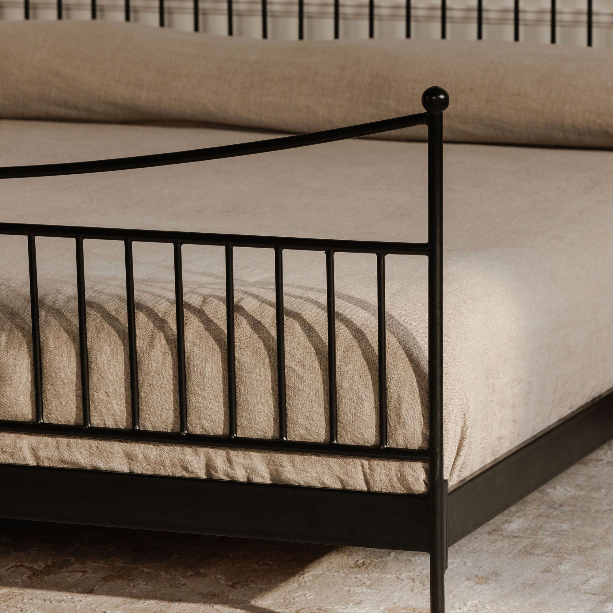 Monet - King Bed - Black