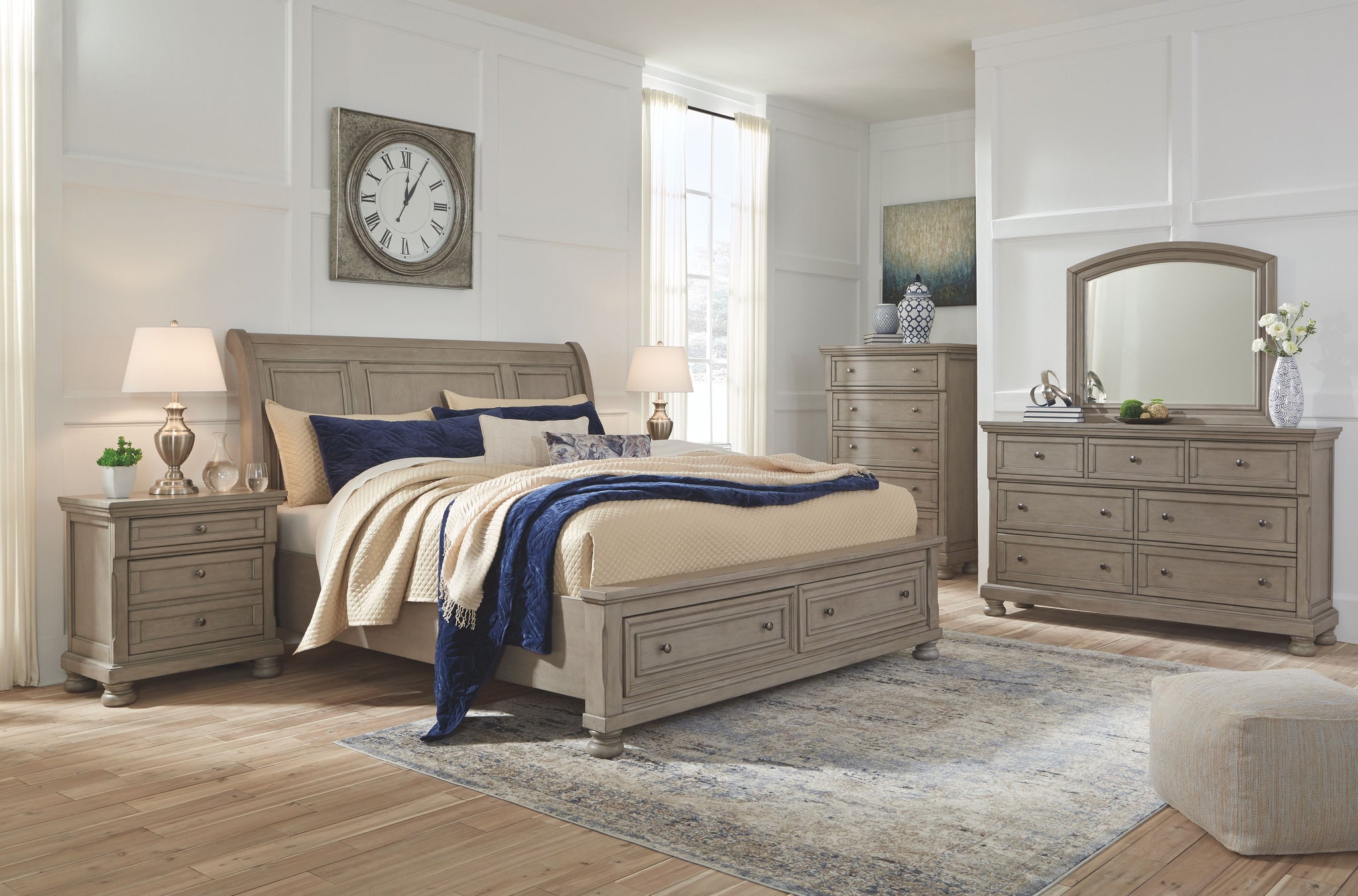 Lettner Sleigh Bedroom Set 