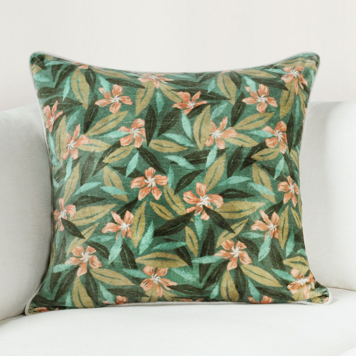 Lamia - Pillow 22' x 22'