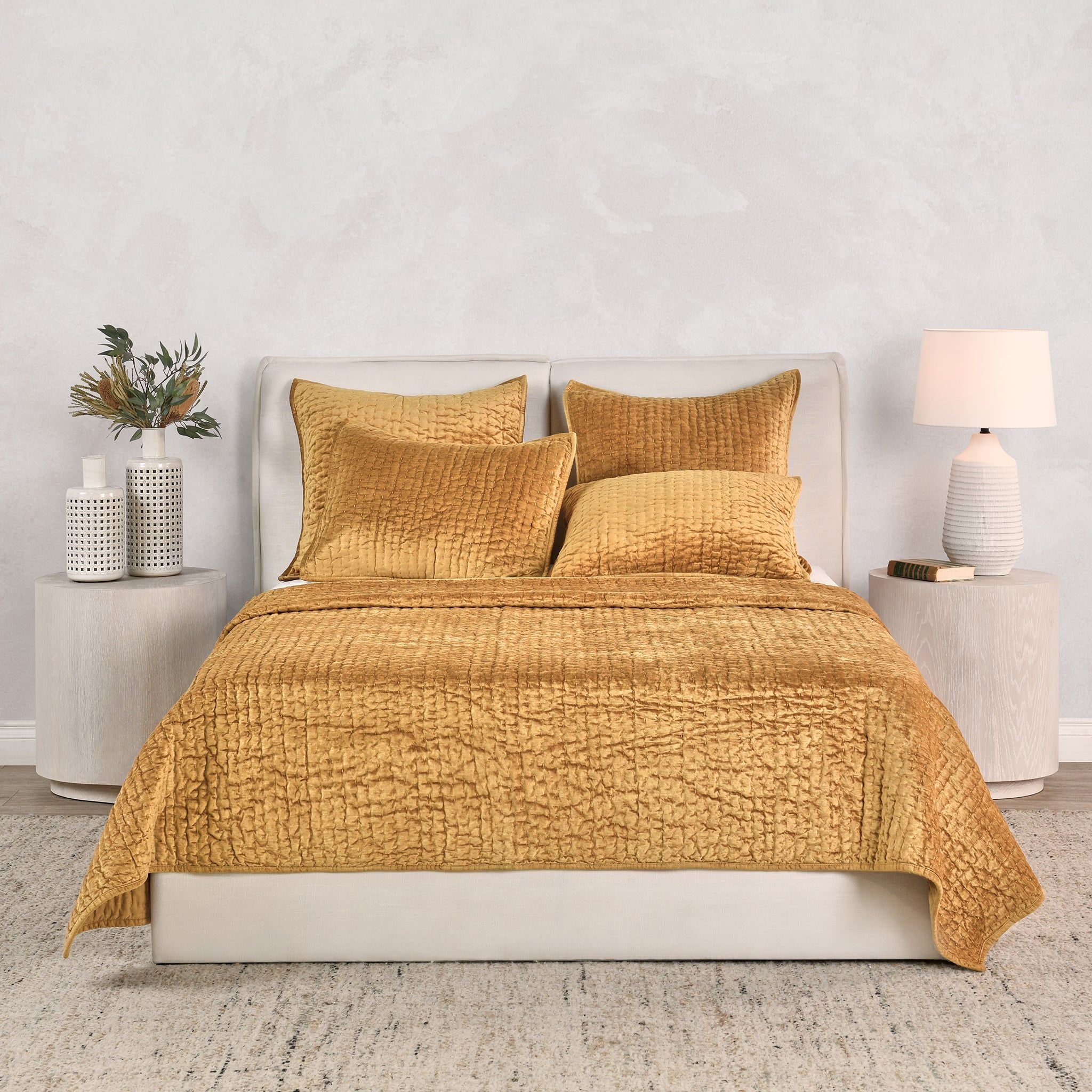 Bari - Velvet Quilt