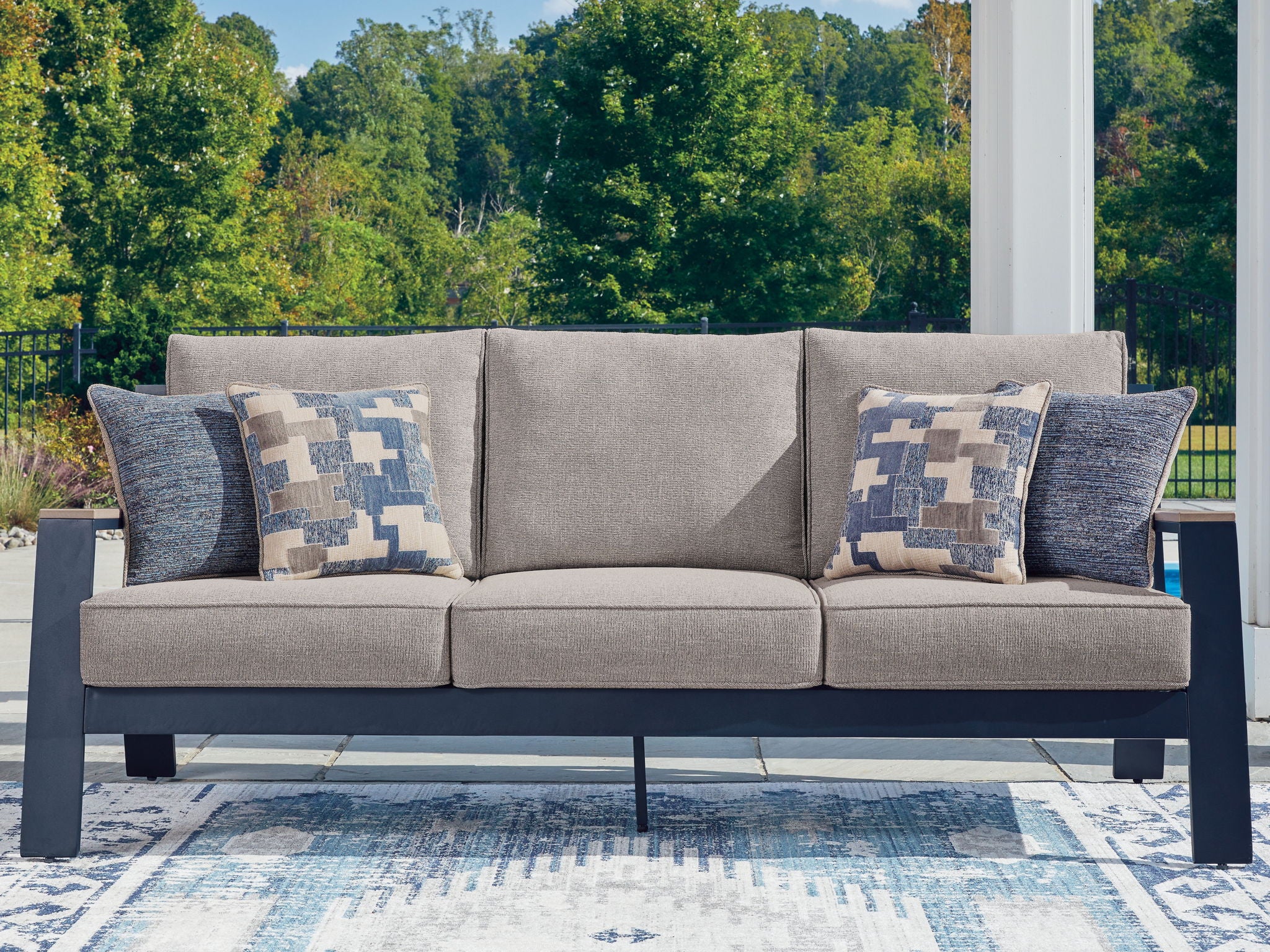 East Beach - Sofa With Cushion - Blue