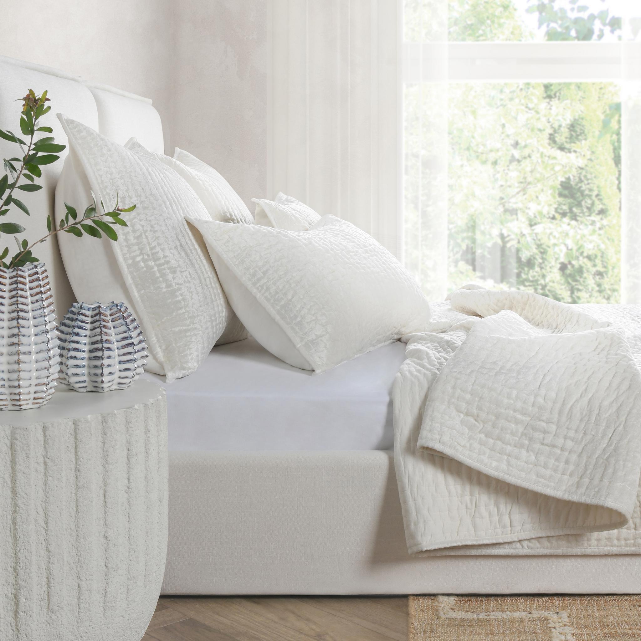 Bari - Velvet Quilt
