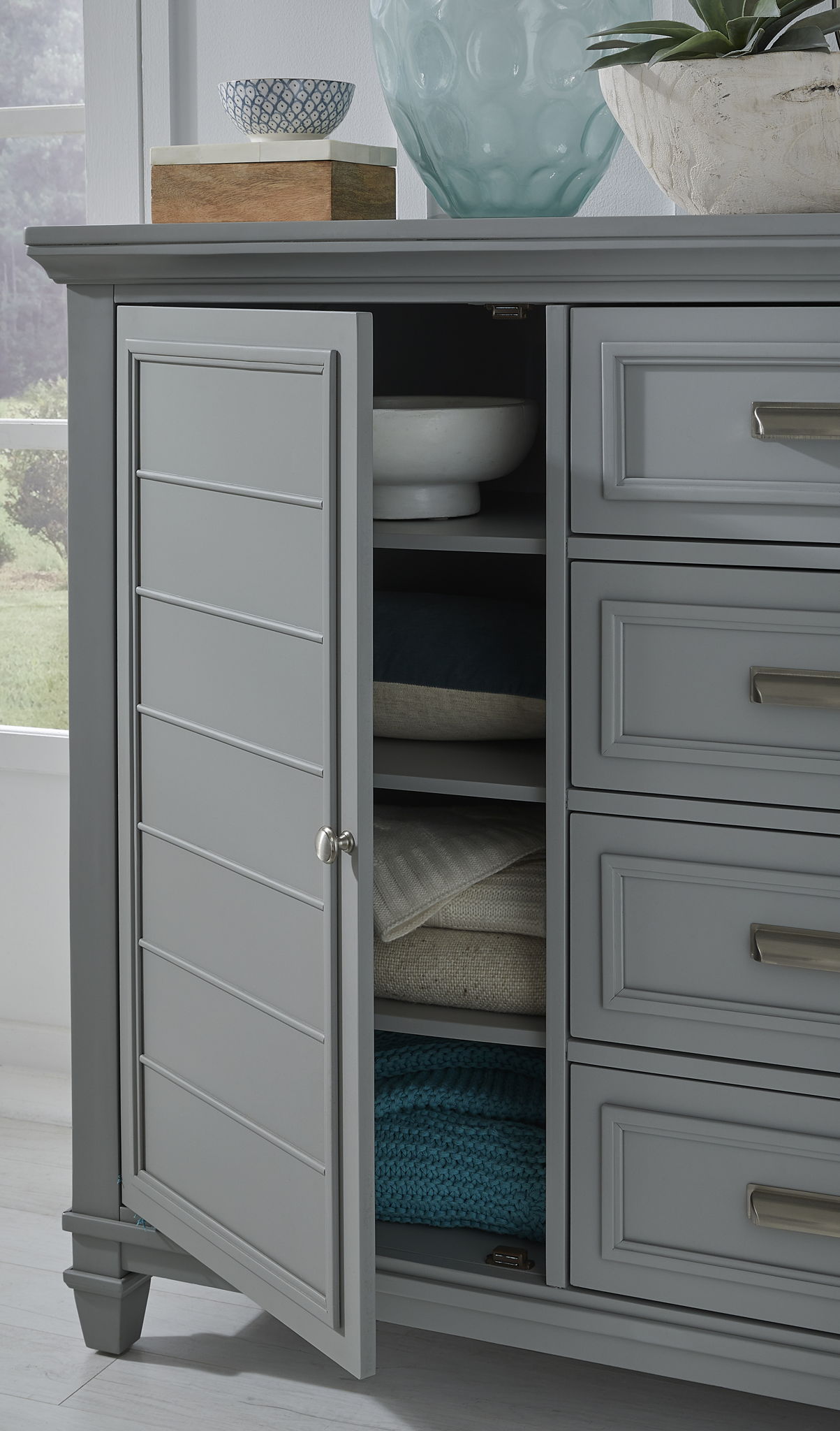 Charleston - Door Chest