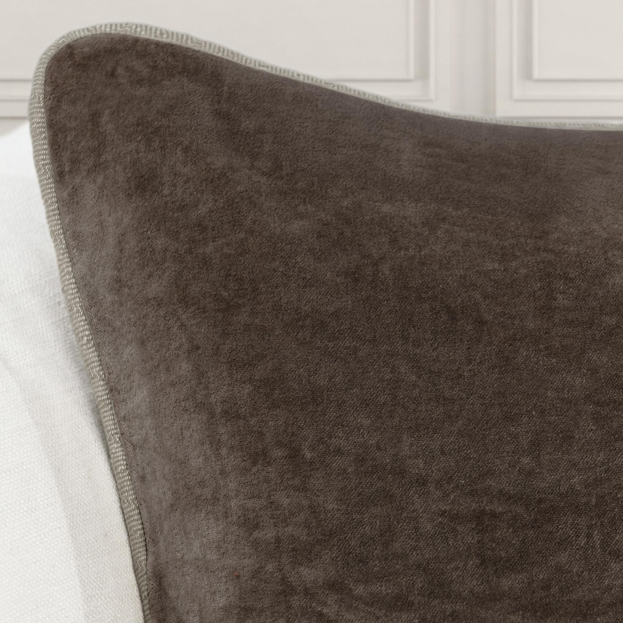 Heirloom Velvet - SLD Pillow