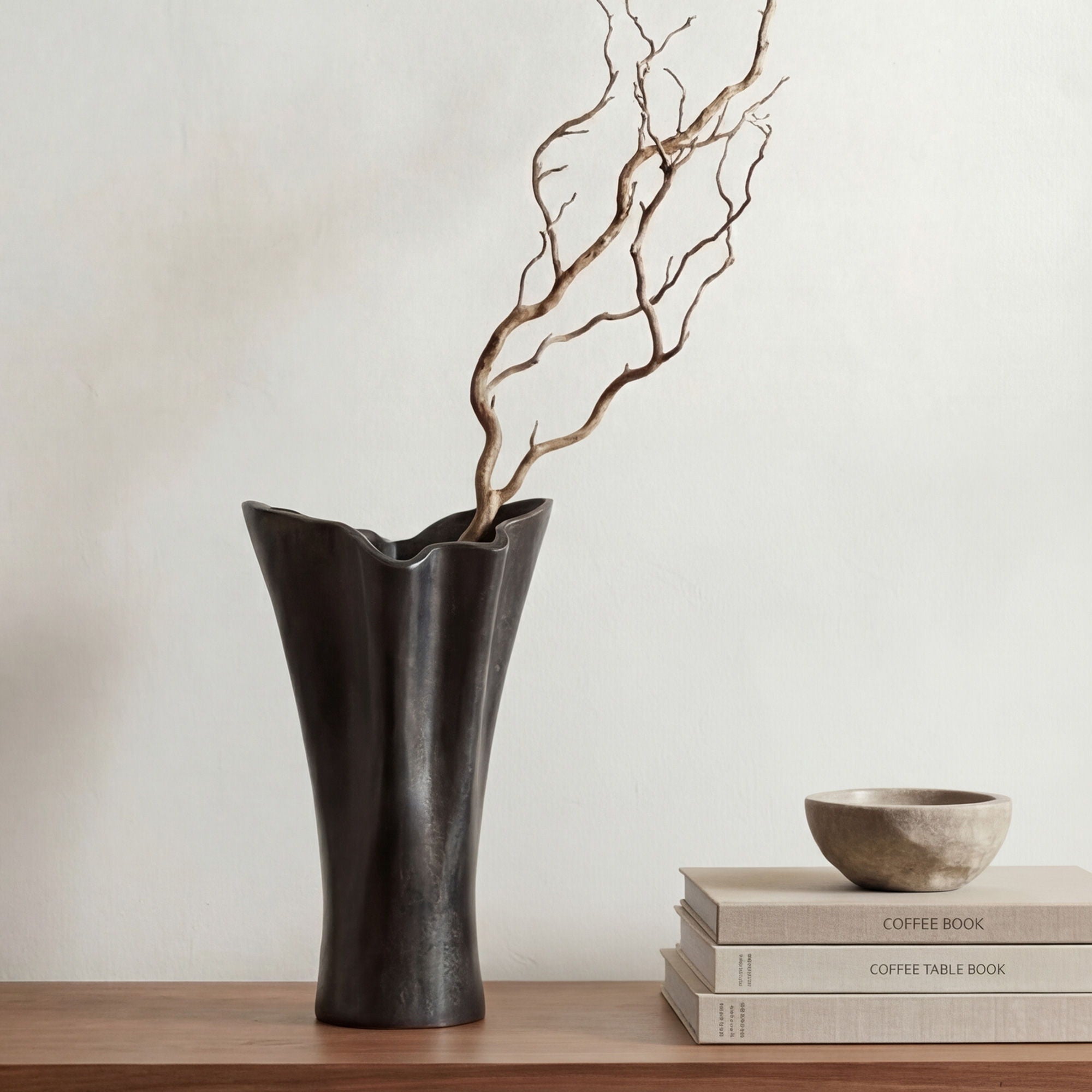 Yeri - Cast Aluminum Vase - Black