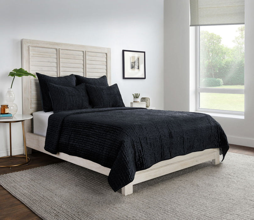 Bari - Velvet Quilt Set