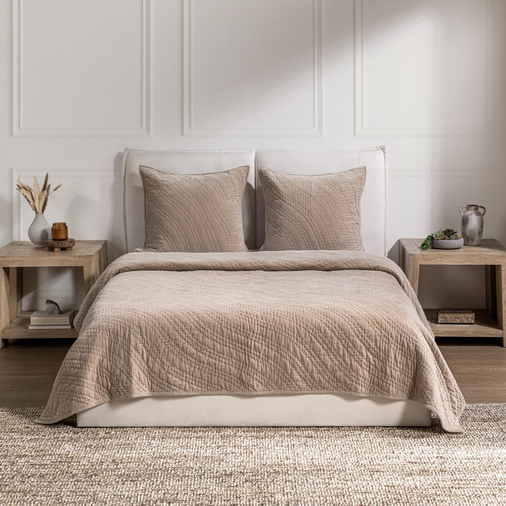 Elms - Velvet Quilt