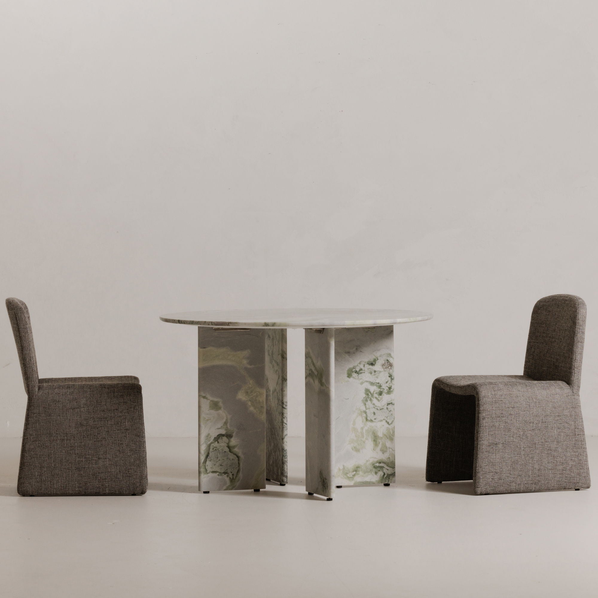 Celia - Round Dining Table - Green / Onyx Marble