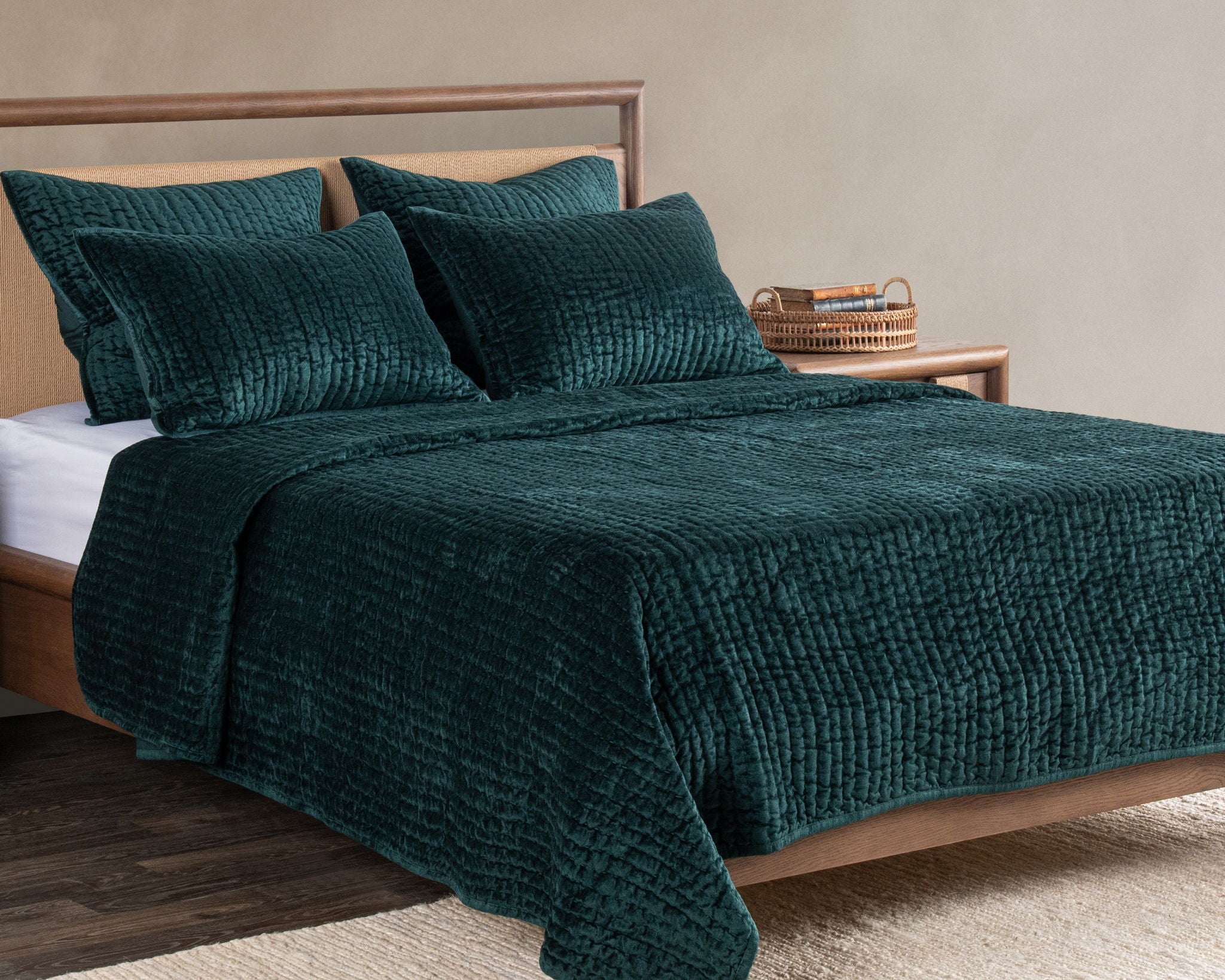 Bari - Velvet Quilt Collection