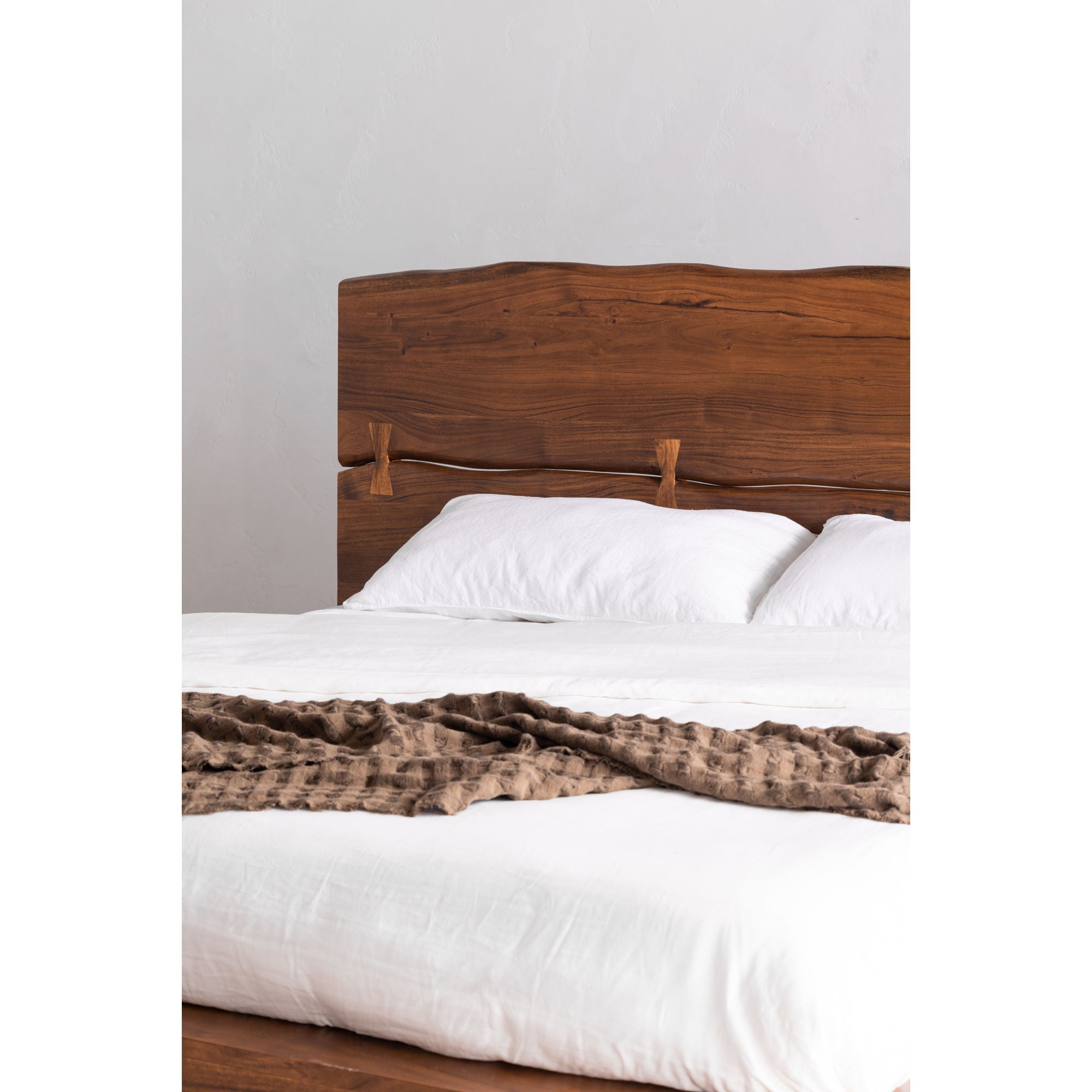 Madagascar - Queen Platform Bed - Light Brown