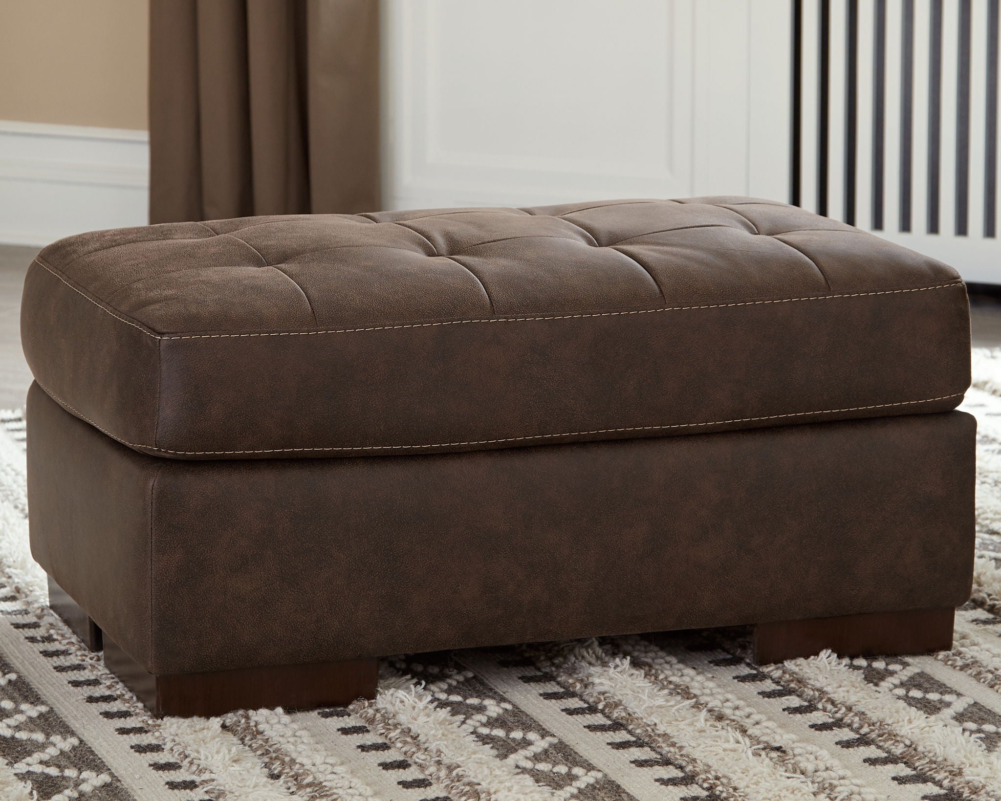Maderla - Ottoman - Walnut