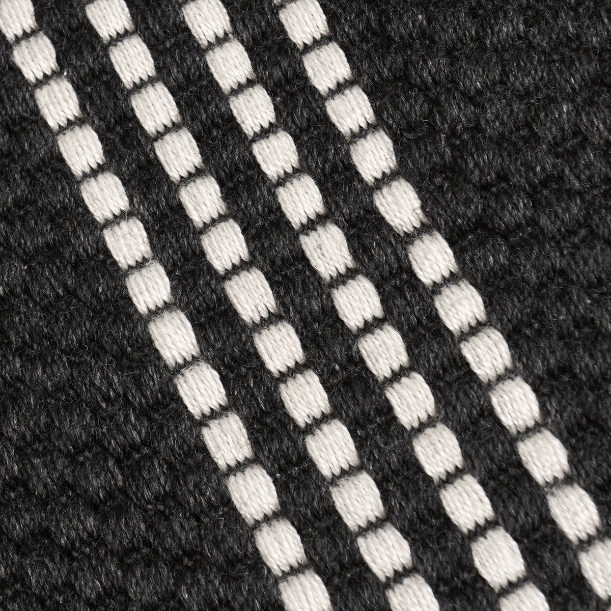 Performance Sorrento Stripe - Rug 2.6' x 8'