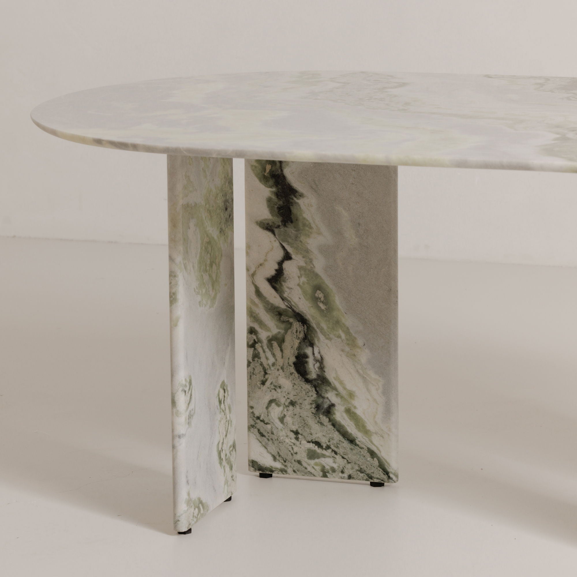 Celia - Oval Dining Table - Green / Onyx Marble