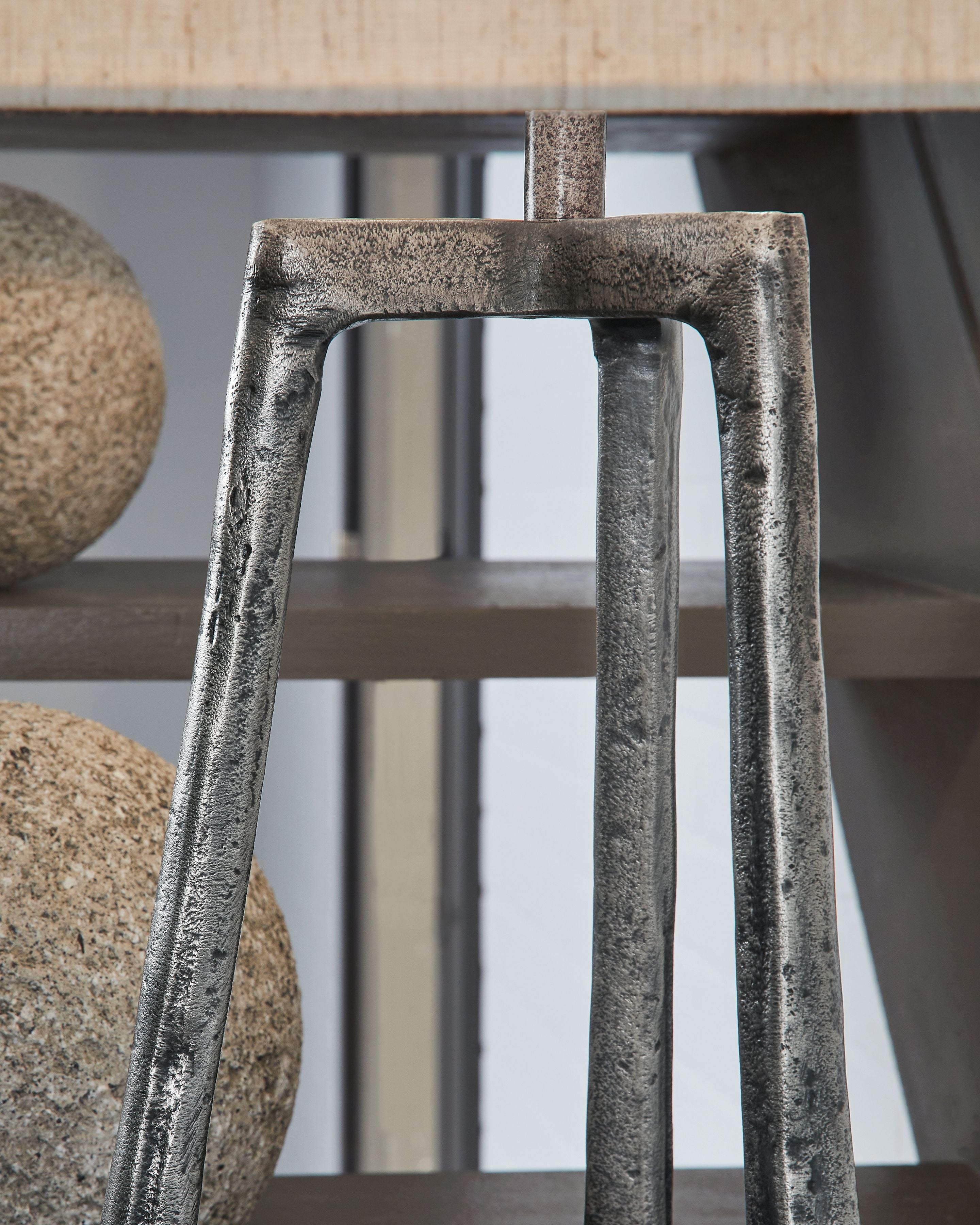 Ryandale - Table Lamp